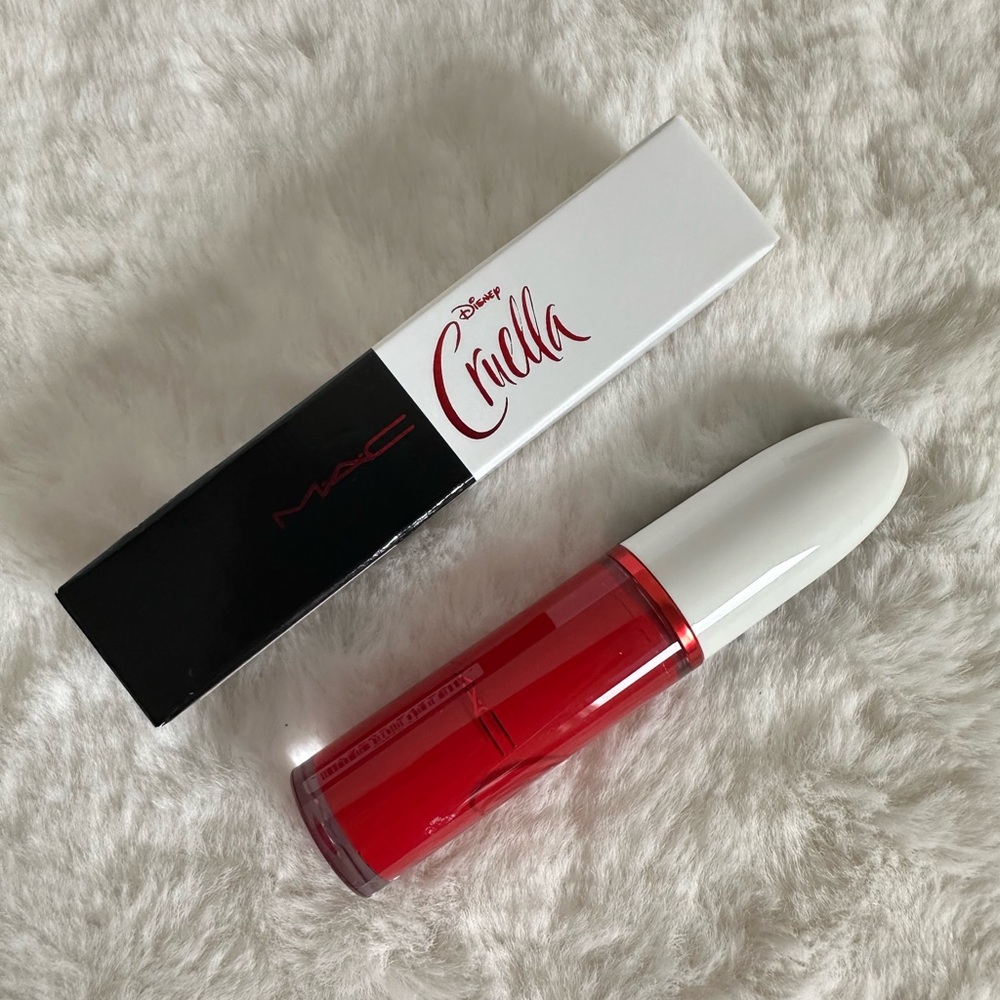 MMAC Limited Edition Disney Cruella Retro Matte Liquid Lipcolour (Mayhemmed)
